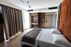 Bolt Boutique Hotel
