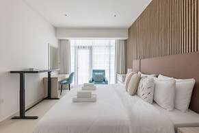 Palm Jumeirah 1BR Rooftop Infinity Pool