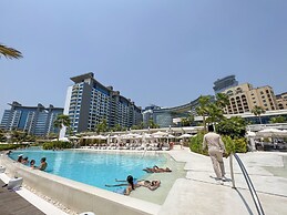 Palm Jumeirah 1BR Rooftop Infinity Pool