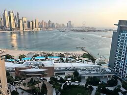 Palm Jumeirah 1BR Rooftop Infinity Pool