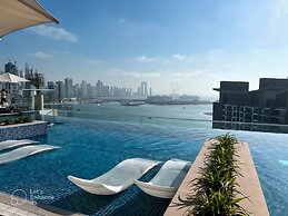 Palm Jumeirah 1BR Rooftop Infinity Pool