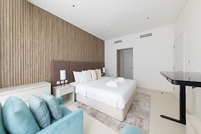 Palm Jumeirah 1BR Rooftop Infinity Pool