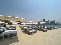 Palm Jumeirah 1BR Rooftop Infinity Pool