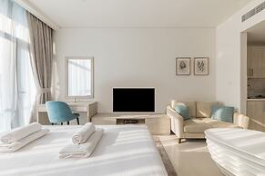 Luxe Studio at Seven Palm With Infinity Pool