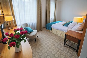 Hotel Silenzio