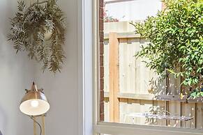 2 Bedroom - Walk to Beach - Pet Friendly