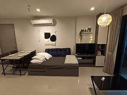 The Base Central Pattaya by Mickey