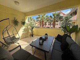 2 Bed Townhouse Sleeps 4 - Pool - Patio & Balcony