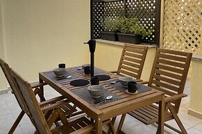 2 Bed Townhouse Sleeps 4 - Pool - Patio & Balcony