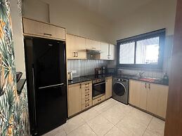 2 Bed Townhouse Sleeps 4 - Pool - Patio & Balcony