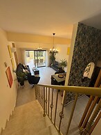 2 Bed Townhouse Sleeps 4 - Pool - Patio & Balcony