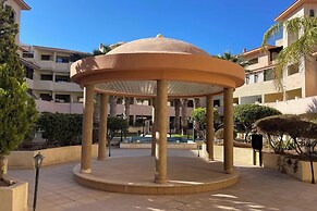 2 Bed Townhouse Sleeps 4 - Pool - Patio & Balcony