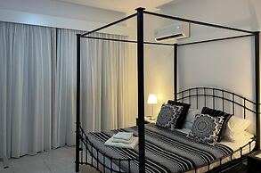 2 Bed Townhouse Sleeps 4 - Pool - Patio & Balcony