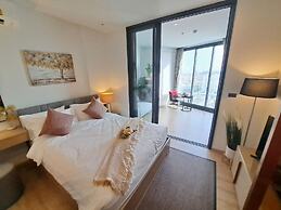 Edge Central Pattaya by Mickey