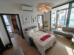 Edge Central Pattaya by Mickey