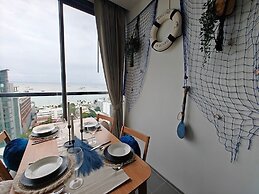 Edge Central Pattaya by Mickey