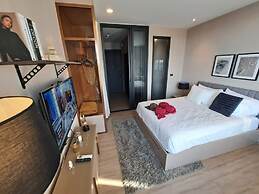 Edge Central Pattaya by Mickey