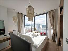 Edge Central Pattaya by Mickey