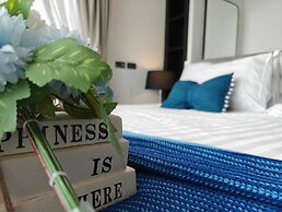 Edge Central Pattaya by Mickey