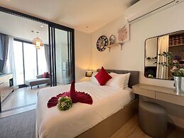 Edge Central Pattaya by Mickey