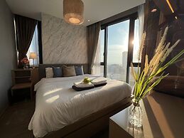 Edge Central Pattaya by Mickey