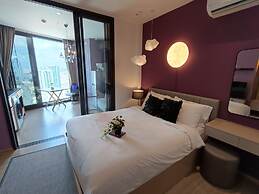 Edge Central Pattaya by Mickey