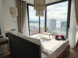 Edge Central Pattaya by Mickey