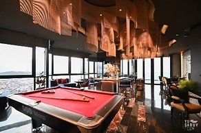 Edge Central Pattaya by Mickey