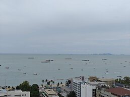Edge Central Pattaya by Mickey