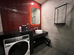 Edge Central Pattaya by Mickey