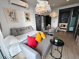 Edge Central Pattaya by Mickey