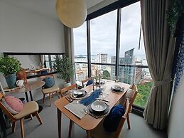 Edge Central Pattaya by Mickey