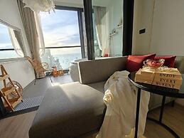 Edge Central Pattaya by Mickey