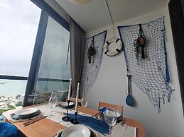 Edge Central Pattaya by Mickey