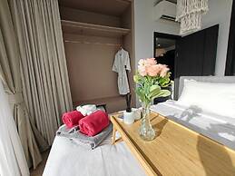 Edge Central Pattaya by Mickey