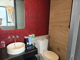 Edge Central Pattaya by Mickey