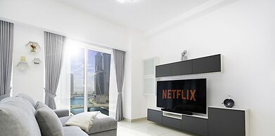 LUX  The West Wharf Canal View Suite