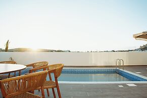 LIV & CO SUITES & VILLAS
