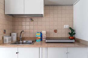 Ierone Apartment With Balcony by Wonderful Italy