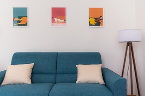 Ierone Apartment With Balcony by Wonderful Italy