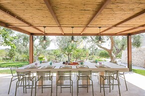 TD Trulli Amabilia Design Luxury Trulli w Pool