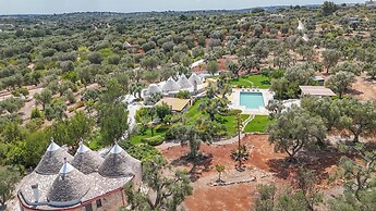 TD Trulli Amabilia Design Luxury Trulli w Pool