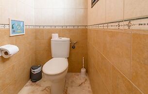 Villa - Sleeps 6 - Pool - Pets Ok - Parking