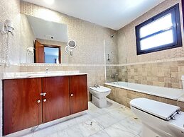 Villa - Sleeps 6 - Pool - Pets Ok - Parking