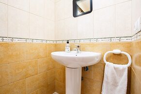 Villa - Sleeps 6 - Pool - Pets Ok - Parking