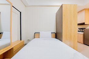 Homey And Modern Studio Apartment B Residence