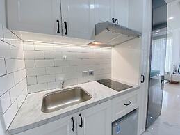 Luxurious Studio At Art Deco Apartment