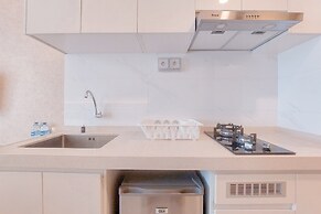 Cozy Living Studio At Sky House Bsd Apartment