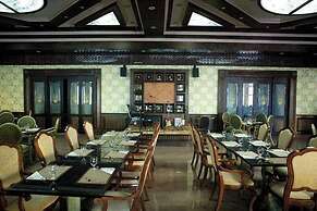 Ruean Phae Royal Park Hotel