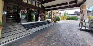Ruean Phae Royal Park Hotel